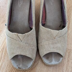 Toms 6.5 Canvas Wedge Espadrille with Peep Toe